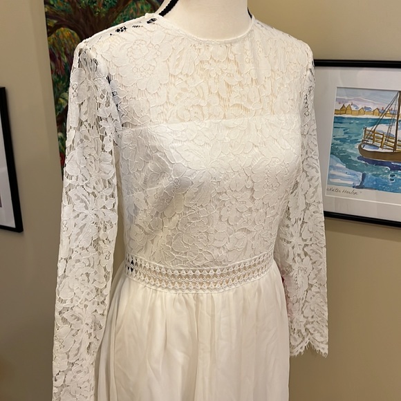 NWT Truth and Fable Women’s White Lace Keyhole Back Dress - Size Small - Picture 4 of 11
